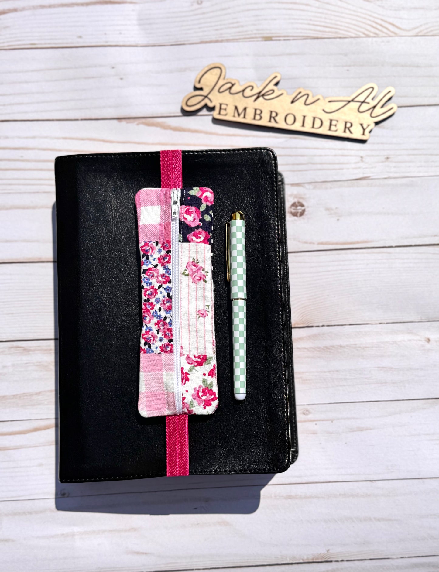 Preppy Flowers Patch Pen Holder