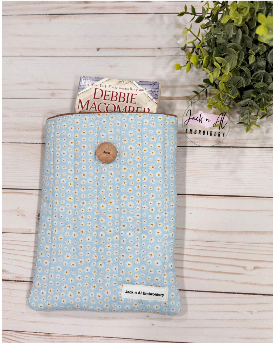 The Darling Daisy Quilted Book Cover Sleeve